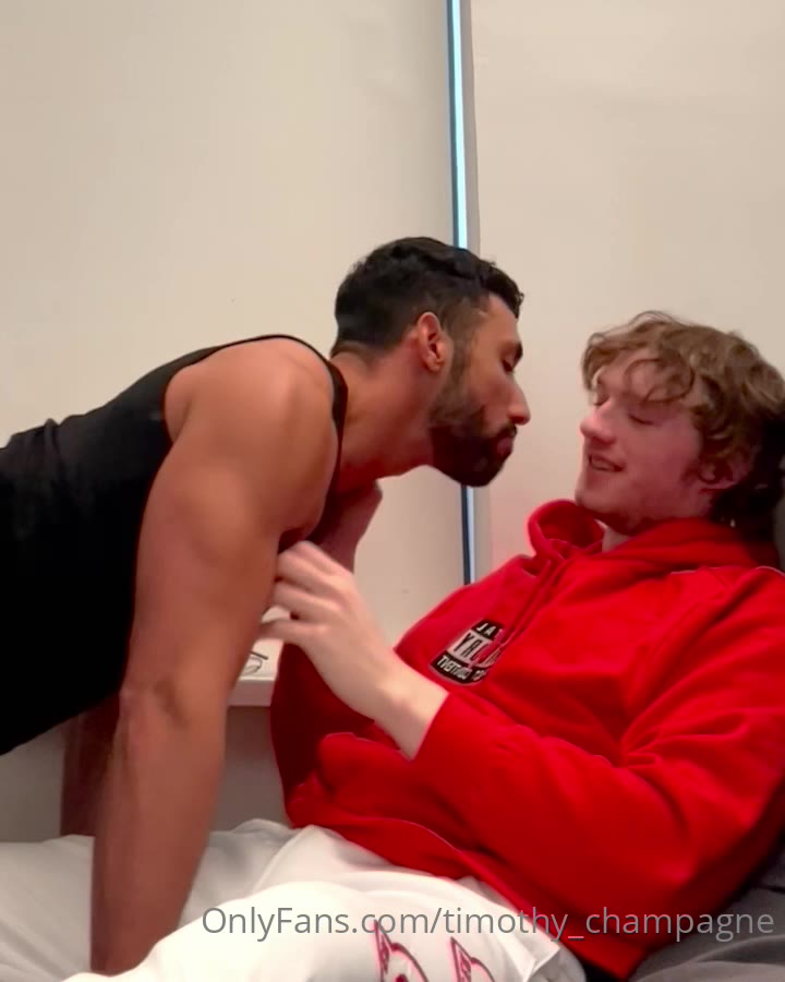 23 Timothy Champagne suck,fuck and hot kisses!