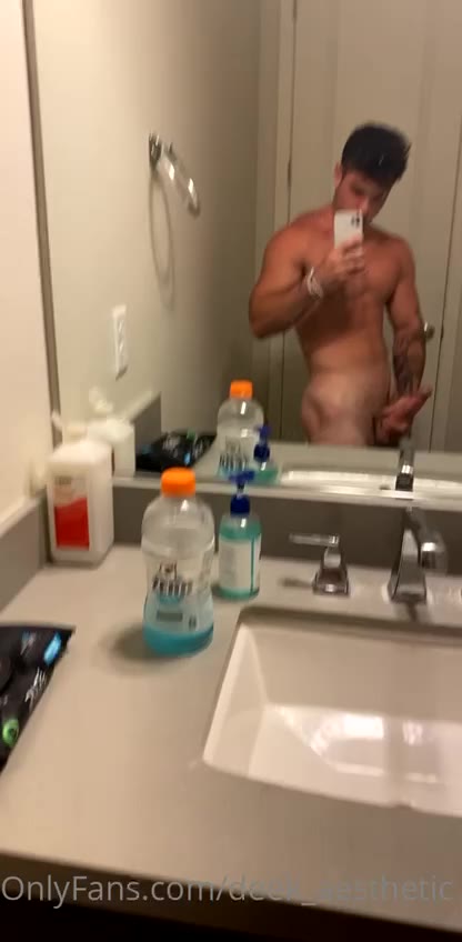 31 Derek Martin  deek_aesthetic Onlyfans Video