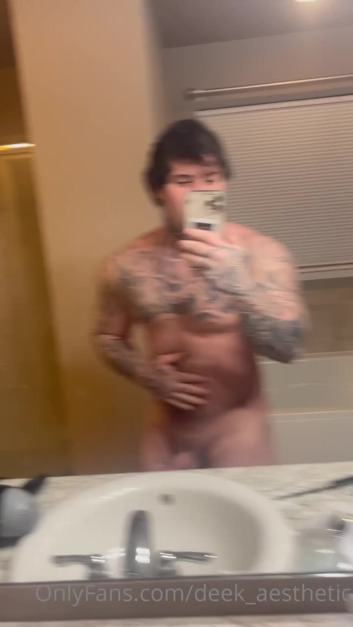 250 Derek Martin  deek_aesthetic Onlyfans Video