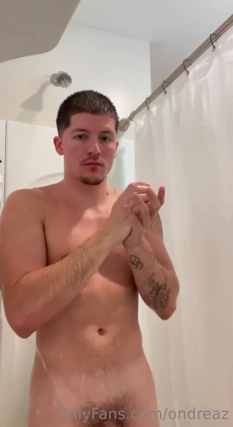 Tiktoker Tony Lopez brother Ondreaz Lopez in the shower