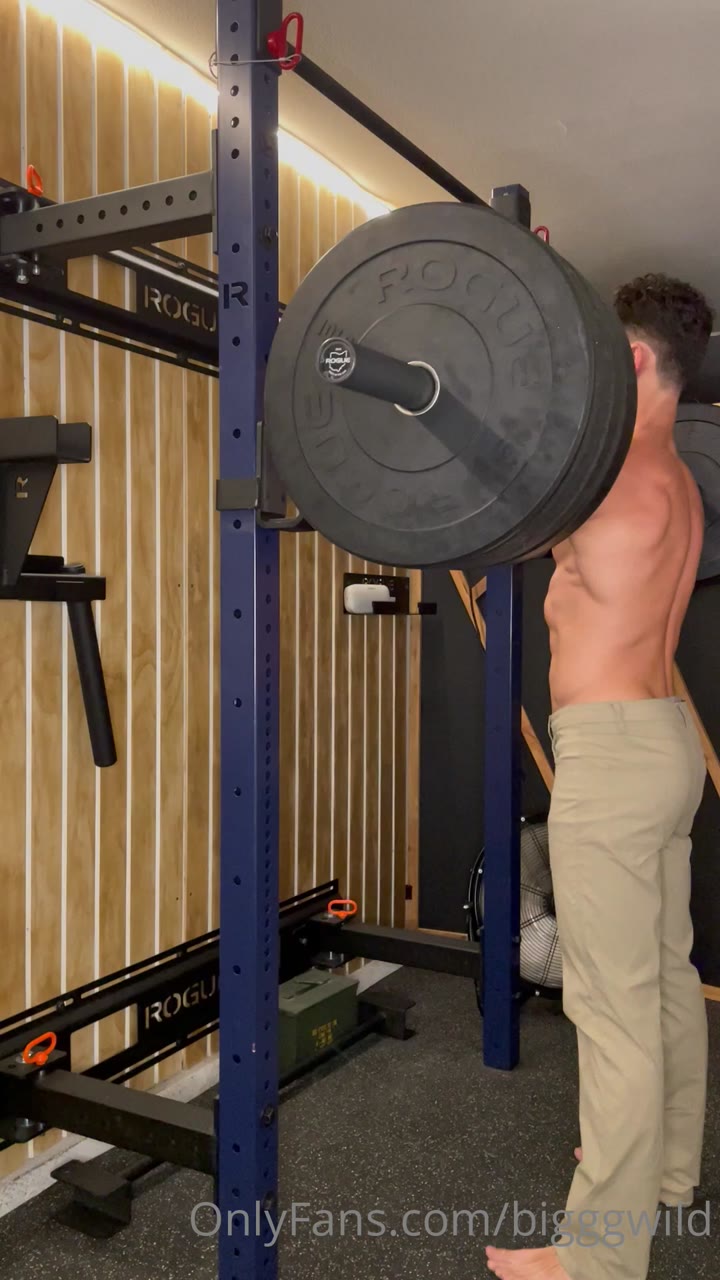 38 Big cock muscle stud Jake Wild bigggwild Onlyfans porn