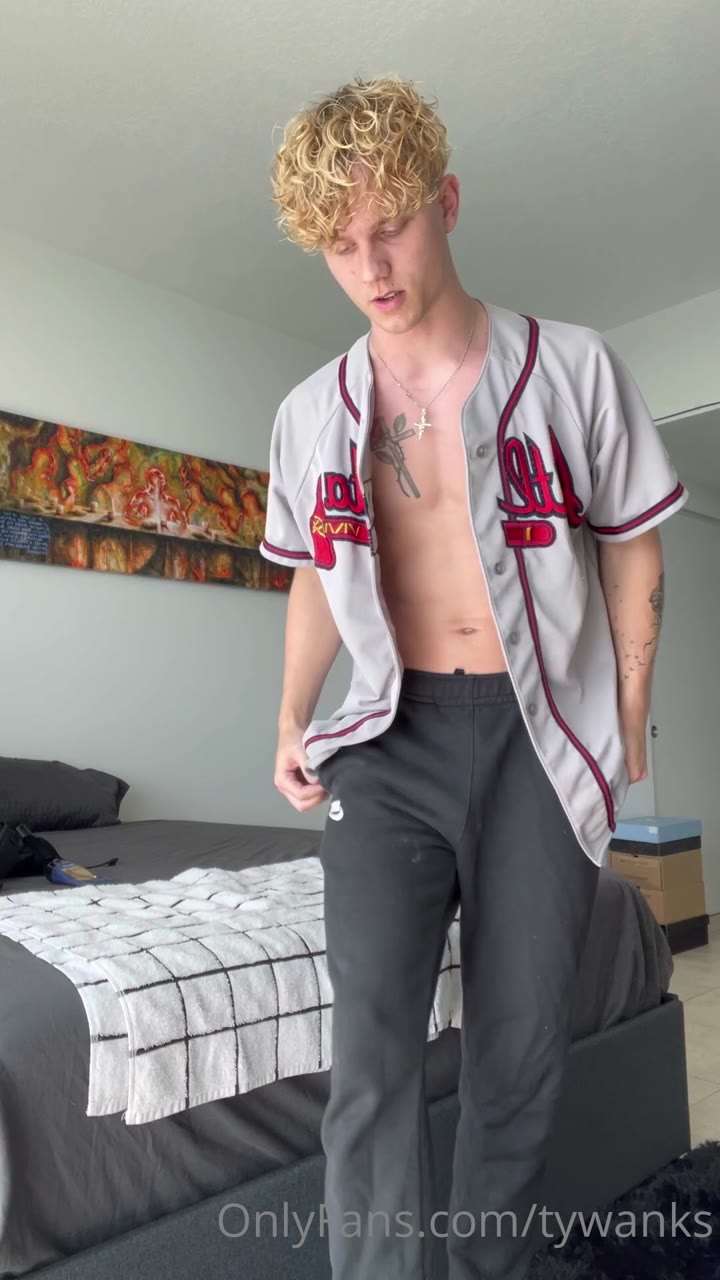 32 troytempts tywanks  Onlyfans porn