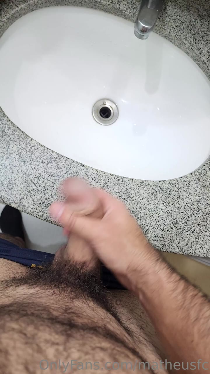 34 Hairy  muscle hunk matheusfc onlyfans porn
