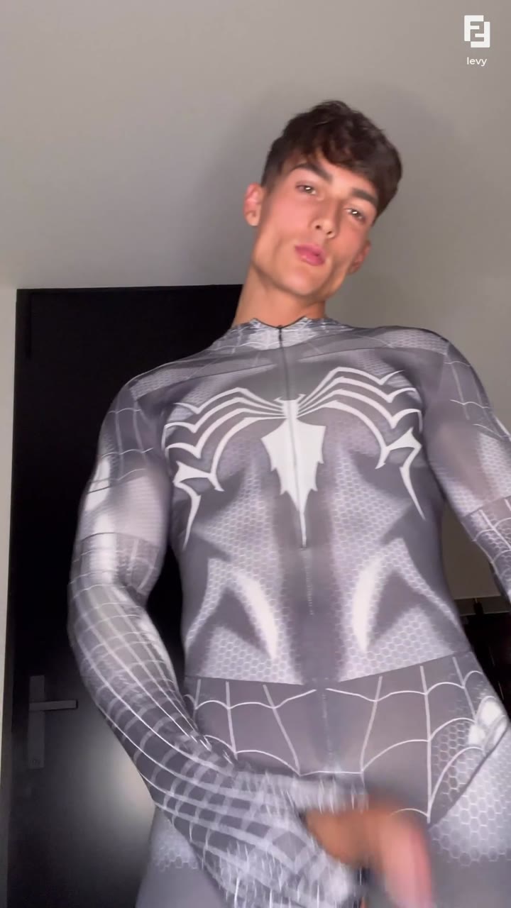 30  Muscle daddy Levy Van Wilgen Gay Cock Cum