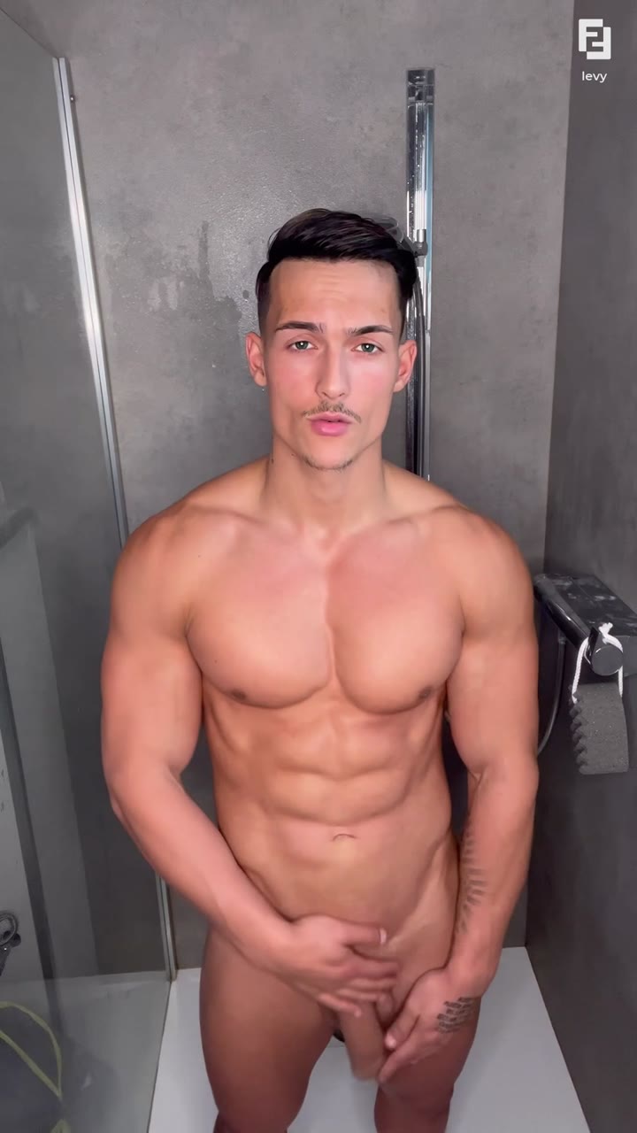 2  Muscle daddy Levy Van Wilgen Gay Cock Cum