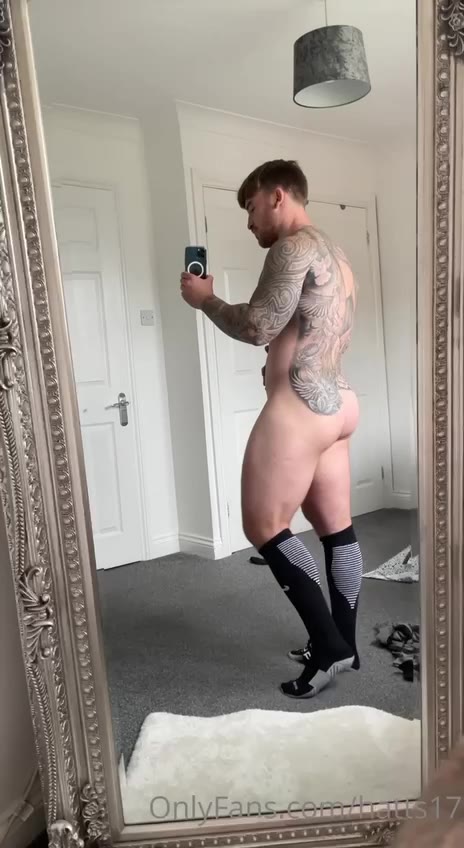 33 Tattooed Hottie Personal trainer Chris Hatton hatts17 leaked onlyfans porn