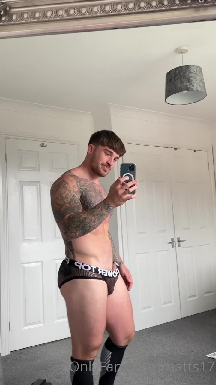 111 Tattooed Hottie Personal trainer Chris Hatton hatts17 leaked onlyfans porn