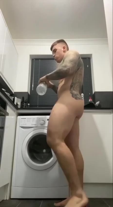 23 Tattooed Hottie Personal trainer Chris Hatton hatts17 leaked onlyfans porn