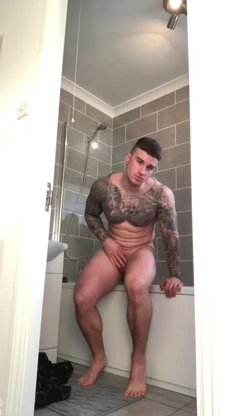 36 Tattooed Hottie Personal trainer Chris Hatton hatts17 leaked onlyfans porn