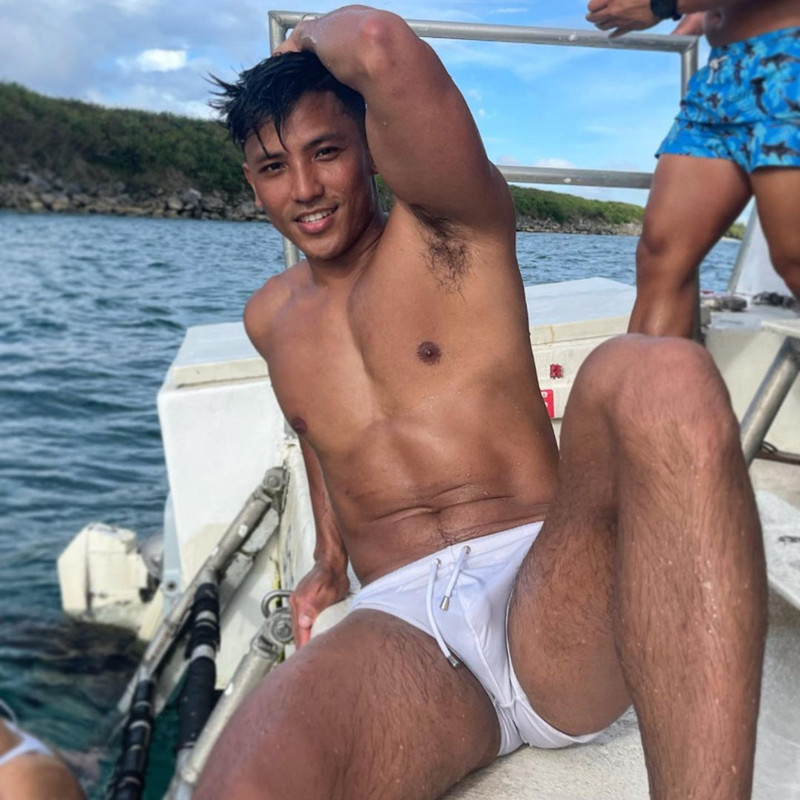 25 Asian twunk Luke Calip goldentwunk671 onlyfans porn
