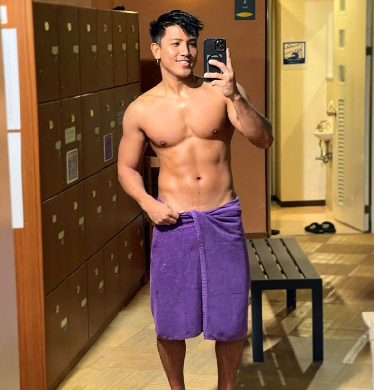 26 Asian twunk Luke Calip goldentwunk671 onlyfans porn
