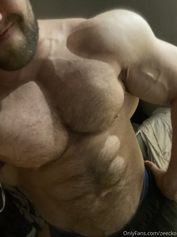 245 Massive bodybuilder Pavel Červinka zeecko onlyfans porn