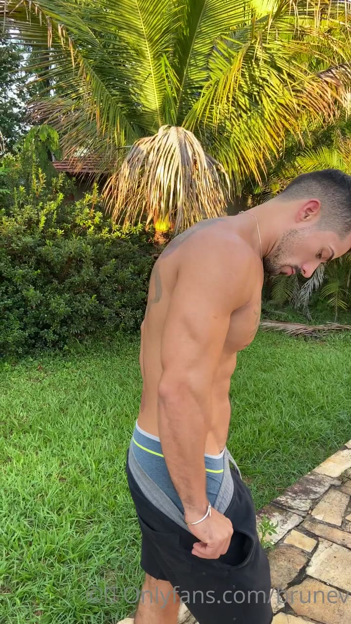 24 Brazilian hunk Brunev Onlyfans Porn LEAKED