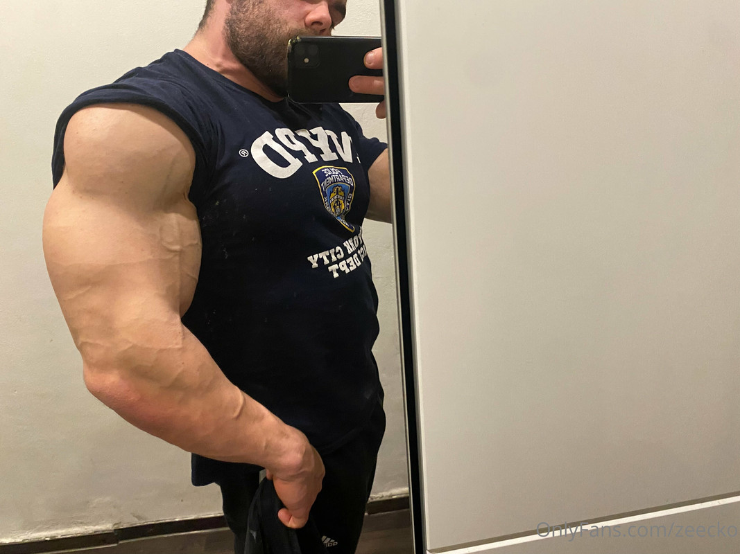 126 Massive bodybuilder Pavel Červinka zeecko onlyfans porn