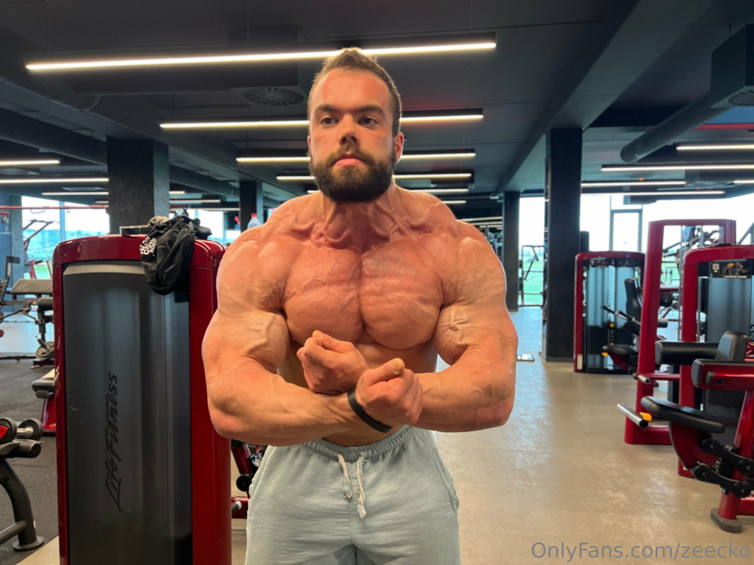 136 Massive bodybuilder Pavel Červinka zeecko onlyfans porn