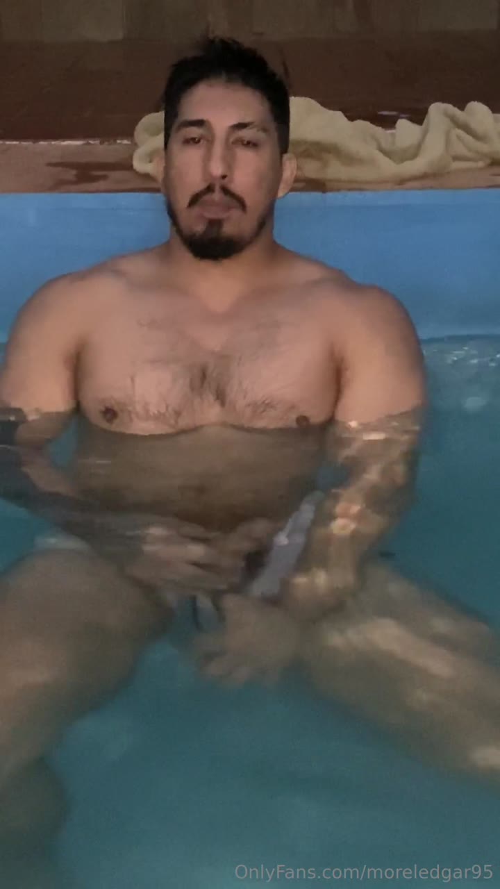 124 Latino hunk Edgar Morel moreledgar95 onlyfans porn