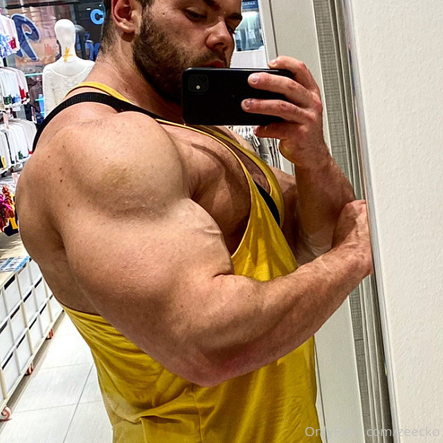 146 Massive bodybuilder Pavel Červinka zeecko onlyfans porn