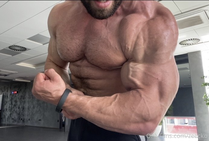 155 Massive bodybuilder Pavel Červinka zeecko onlyfans porn