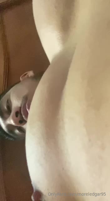 77 Latino hunk Edgar Morel moreledgar95 onlyfans porn
