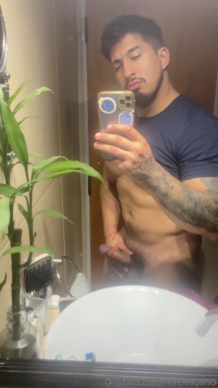 130 Latino hunk Edgar Morel moreledgar95 onlyfans porn