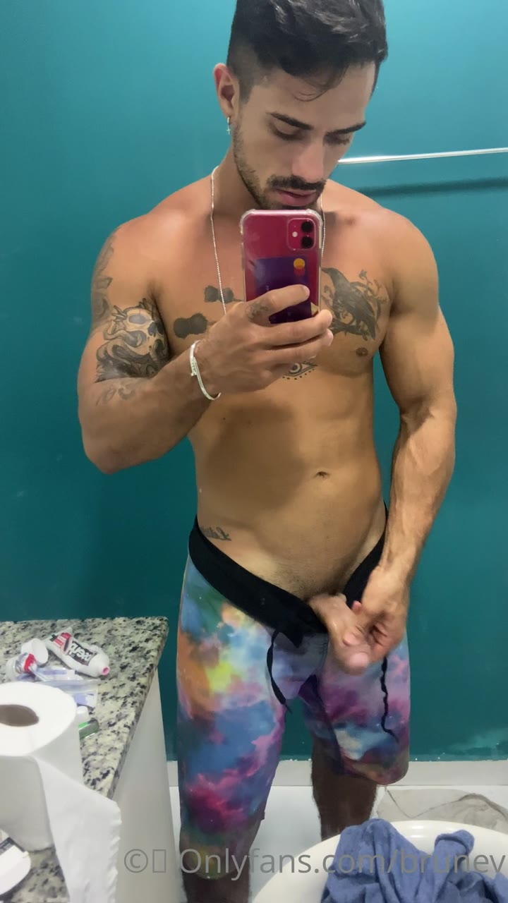 16 Brazilian hunk Brunev Onlyfans Porn LEAKED