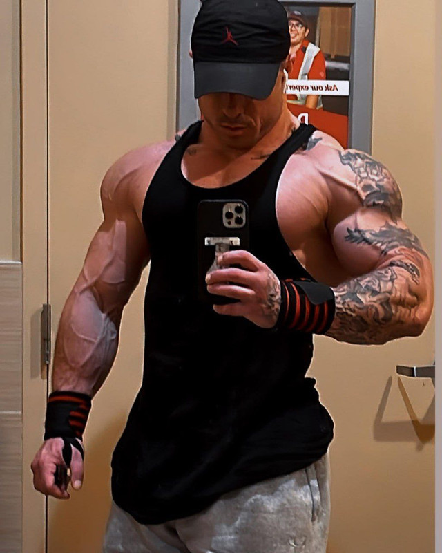 Sexy Bodybuilder markymark306_fit Mark N Slade