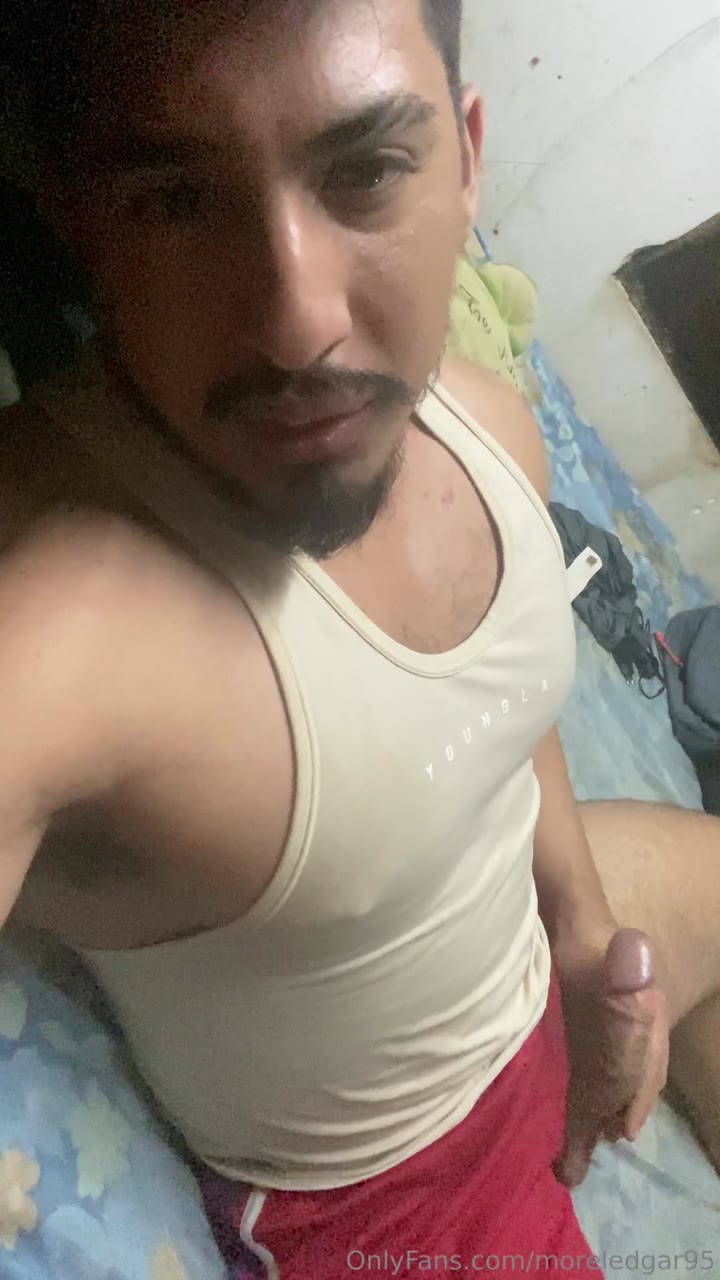 127 Latino hunk Edgar Morel moreledgar95 onlyfans porn