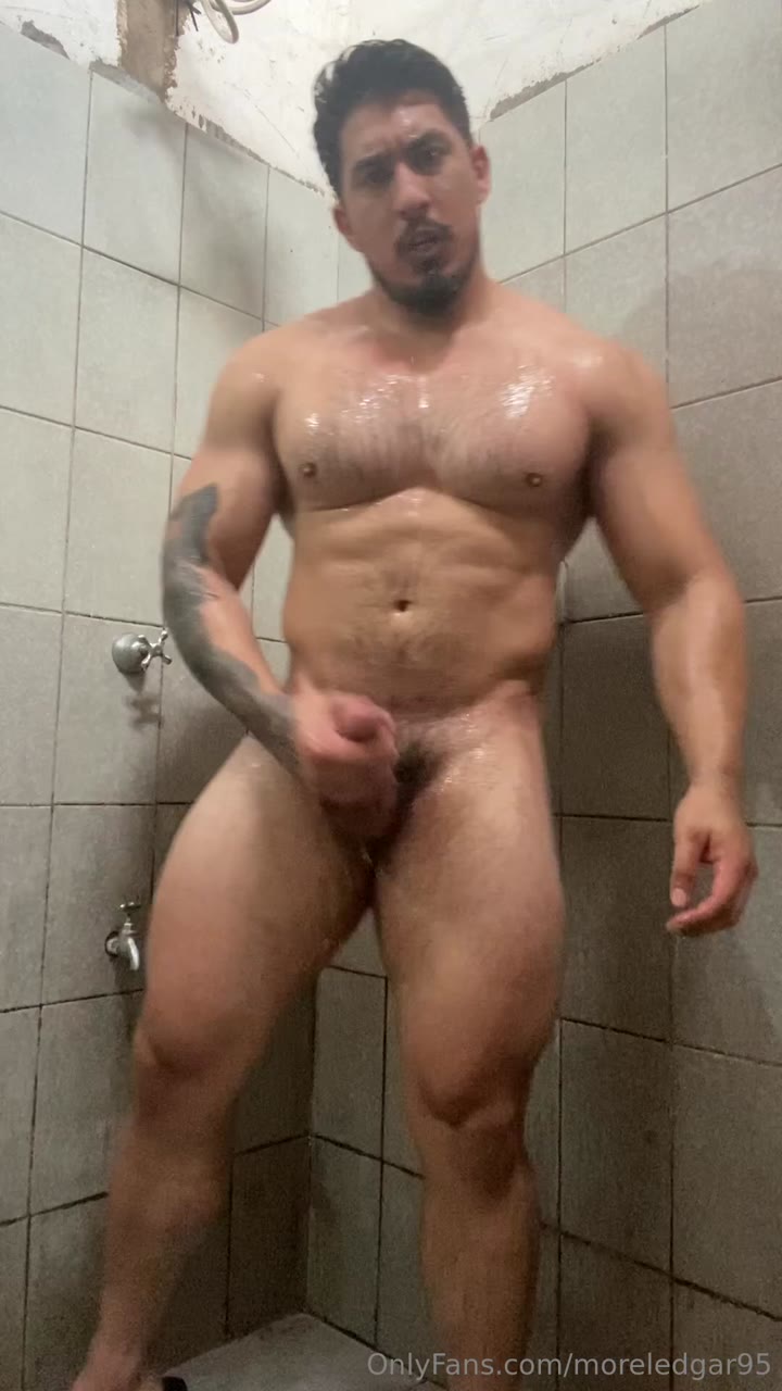 111 Latino hunk Edgar Morel moreledgar95 onlyfans porn