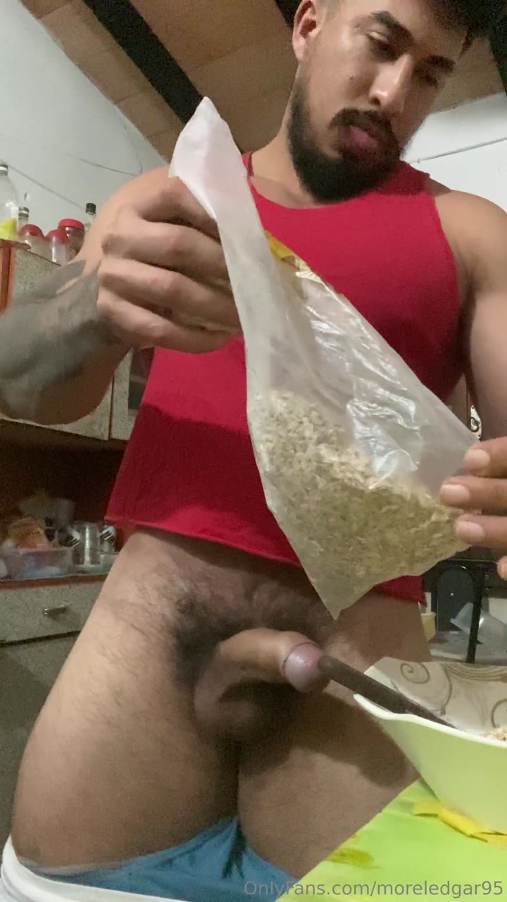 162 Latino hunk Edgar Morel moreledgar95 onlyfans porn