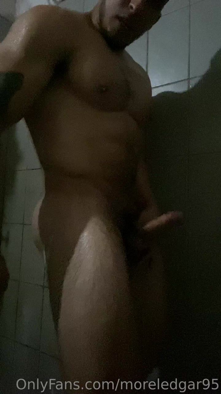 64 Latino hunk Edgar Morel moreledgar95 onlyfans porn