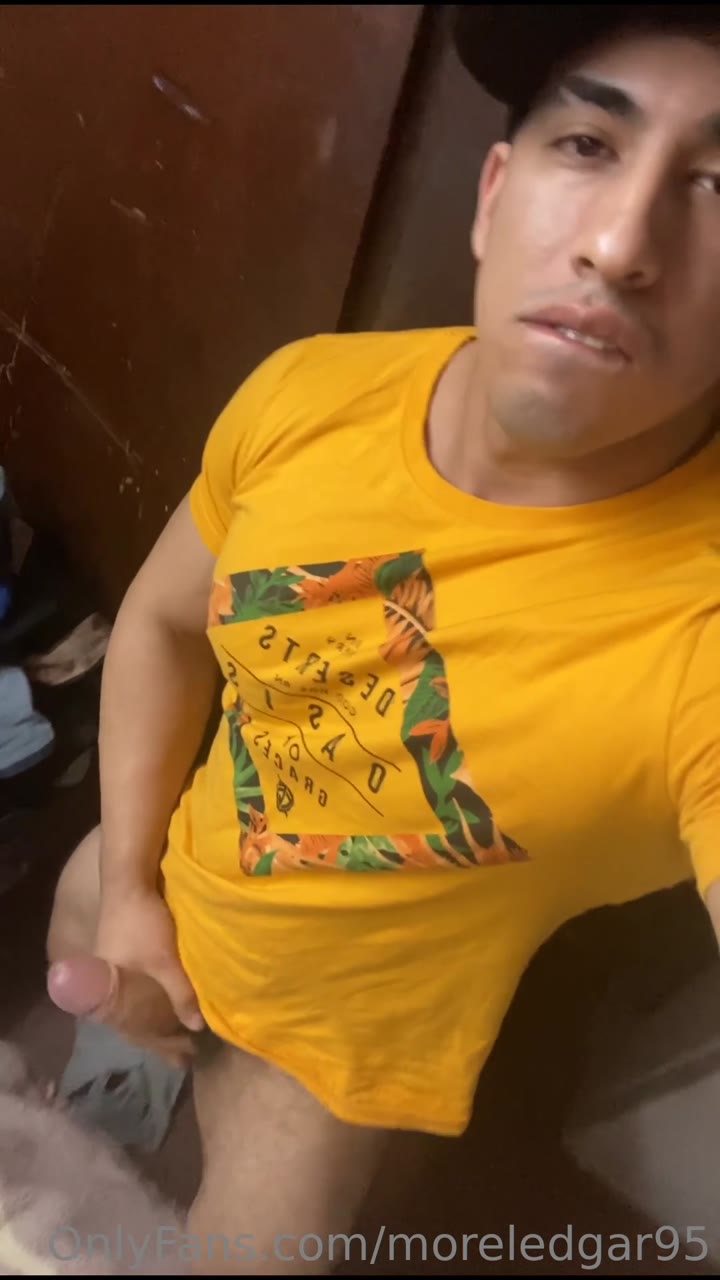 28 Latino hunk Edgar Morel moreledgar95 onlyfans porn