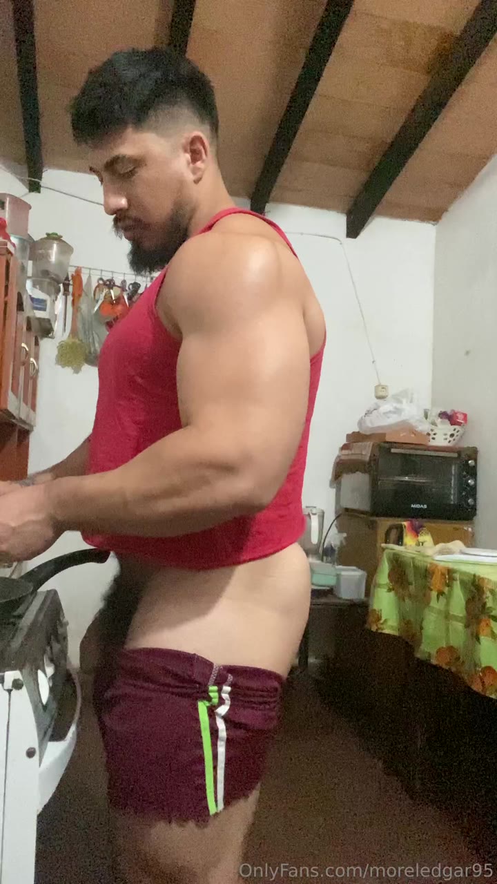 163 Latino hunk Edgar Morel moreledgar95 onlyfans porn