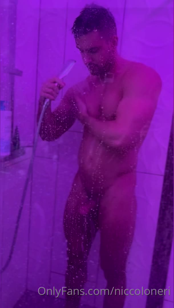 32 italian muscle stud Niccolo Neri niccoloneri big cock onlyfans porn