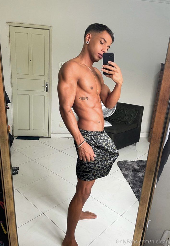 28 Brazilian hottie Nieldan OnlyFans porn