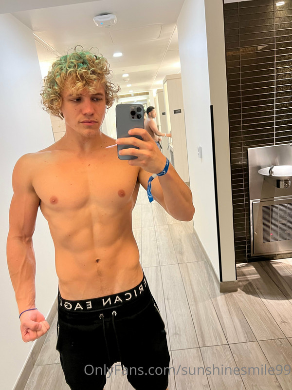 27 Curly Haired jock Owen Lindberg sunshinesmile99 onlyfans porn