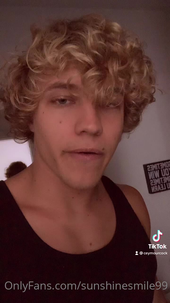 330 Curly Haired jock Owen Lindberg sunshinesmile99 onlyfans porn