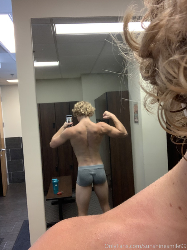44  Curly Haired jock  Owen Lindberg sunshinesmile99 onlyfans porn