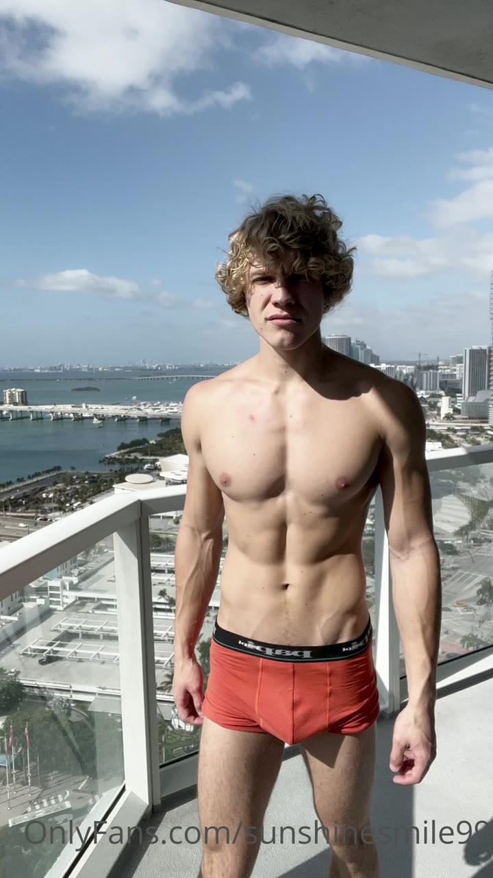 209  Curly Haired jock  Owen Lindberg sunshinesmile99 onlyfans porn