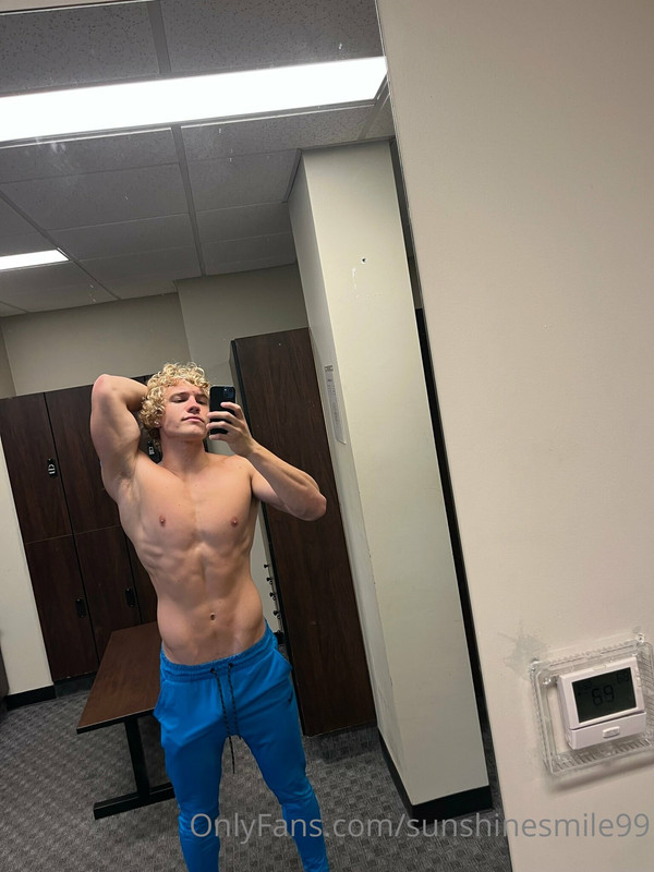 52  Curly Haired jock  Owen Lindberg sunshinesmile99 onlyfans porn