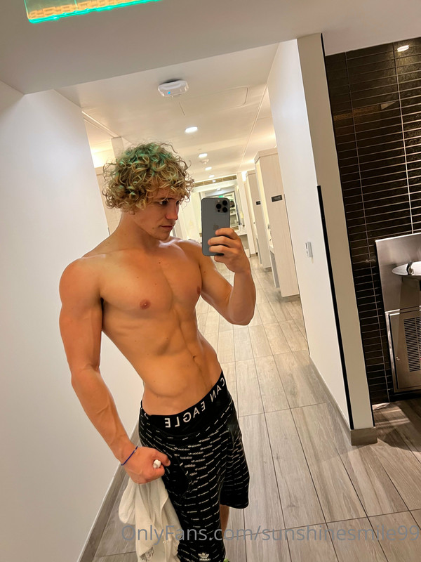 61  Curly Haired jock  Owen Lindberg sunshinesmile99 onlyfans porn