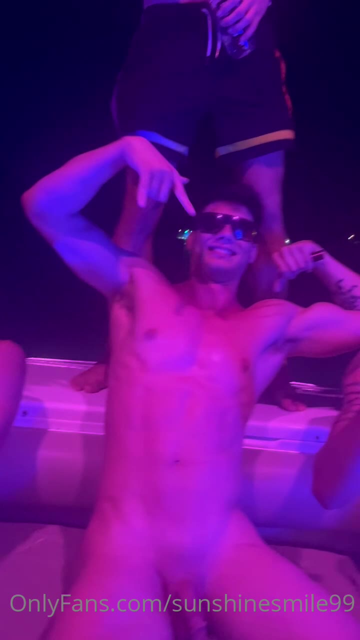 259 Curly Haired jock Owen Lindberg sunshinesmile99 onlyfans porn