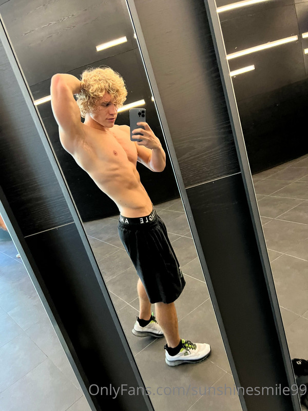 72  Curly Haired jock  Owen Lindberg sunshinesmile99 onlyfans porn