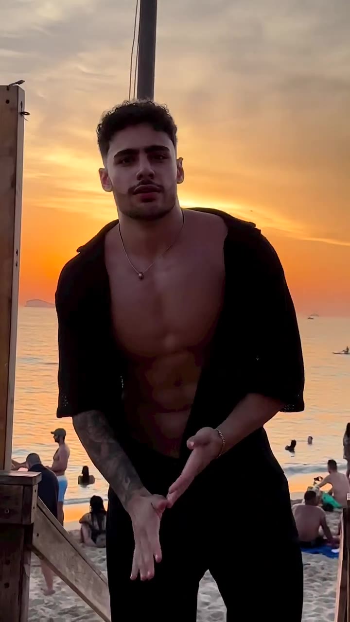 19 Arab KURDISH Muscular Prince Onlyfans