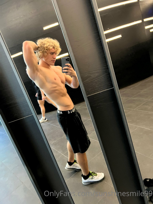 119 Curly Haired jock Owen Lindberg sunshinesmile99 onlyfans porn