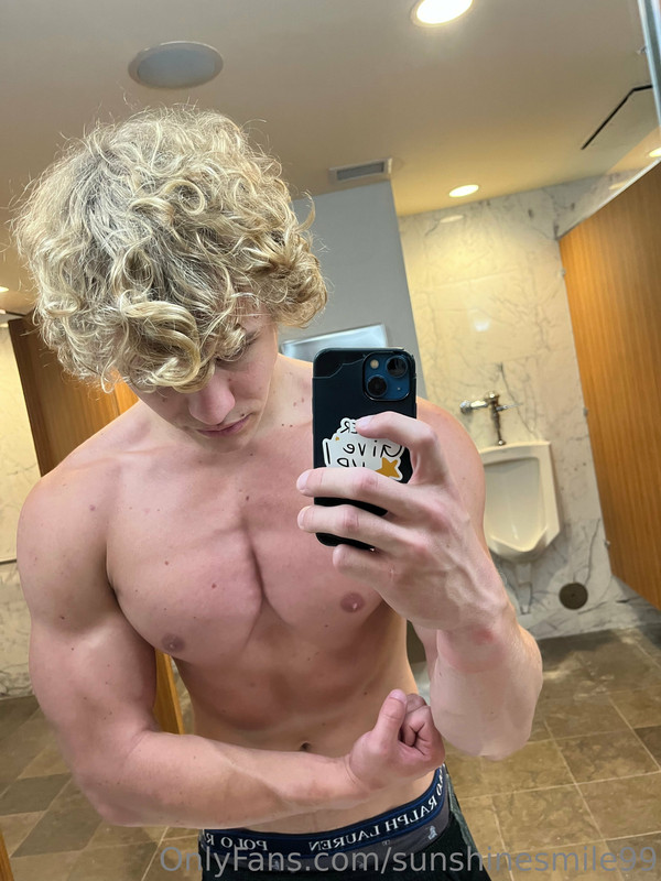 138 Curly Haired jock Owen Lindberg sunshinesmile99 onlyfans porn