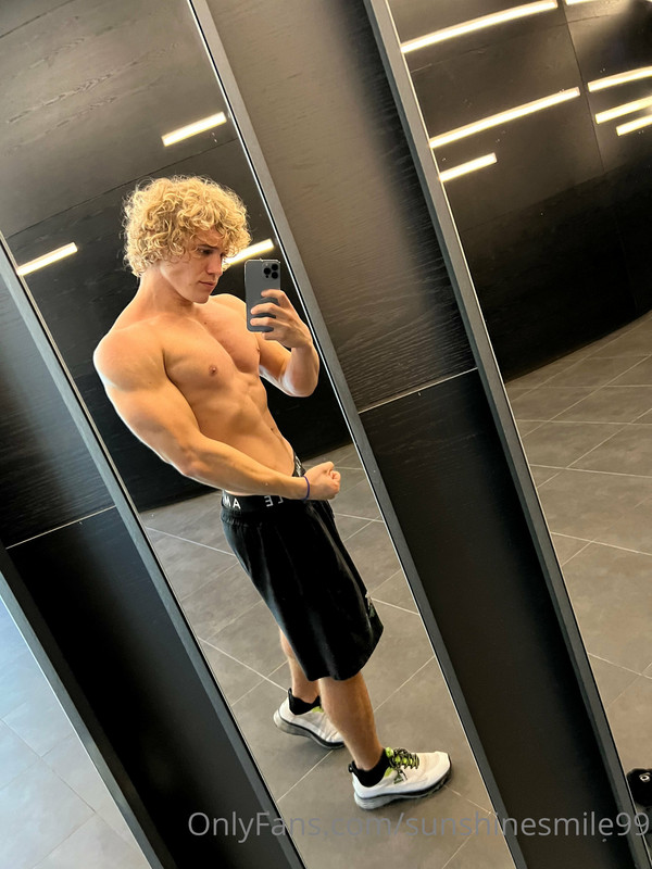 164 Curly Haired jock Owen Lindberg sunshinesmile99 onlyfans porn