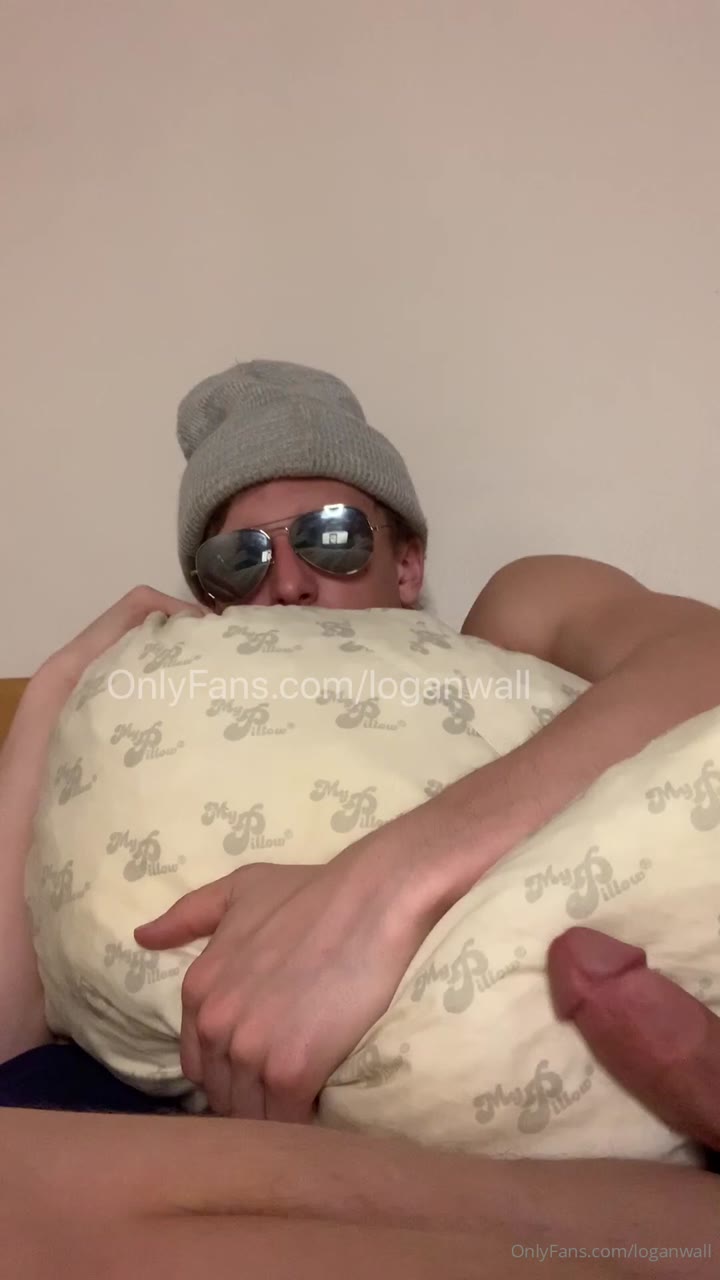 bitch tiktok porn loganwall pecs