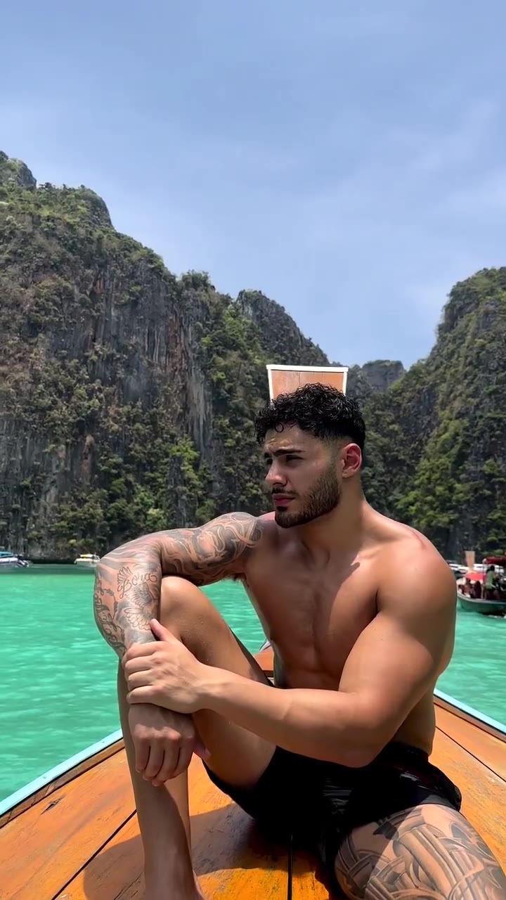 8 Arab KURDISH Muscular Prince Onlyfans