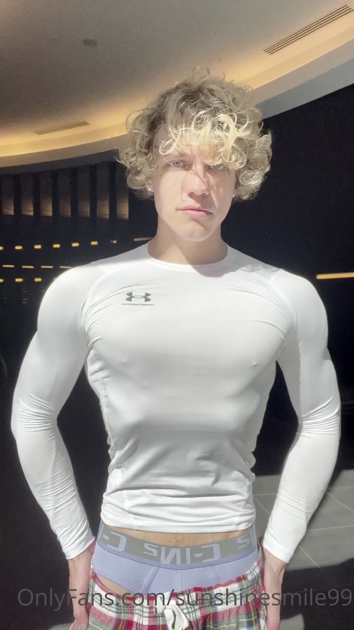 243 Curly Haired jock Owen Lindberg sunshinesmile99 onlyfans porn