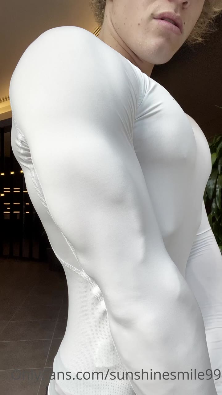 289 Curly Haired jock Owen Lindberg sunshinesmile99 onlyfans porn